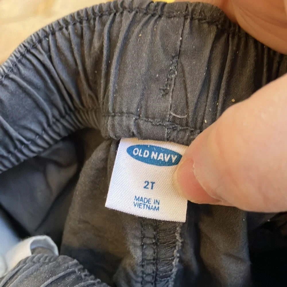Old navy children’s shorts 2t